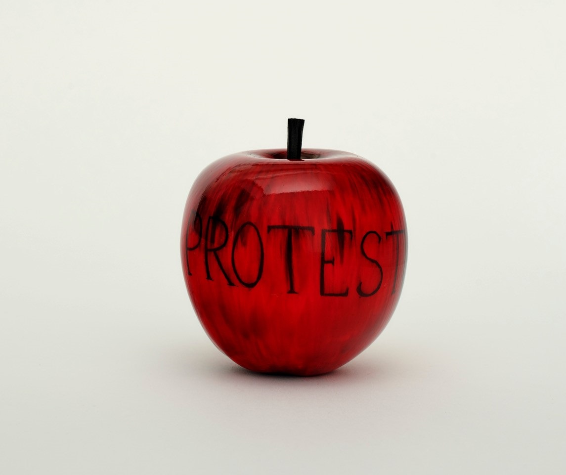 Protest (Apple) Barnaby Barford